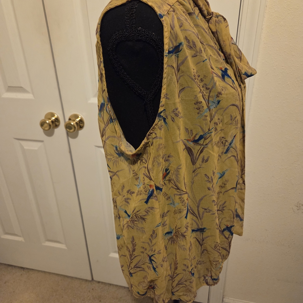 Chic Yellow Bird Print Blouse - Picture 2 of 4
